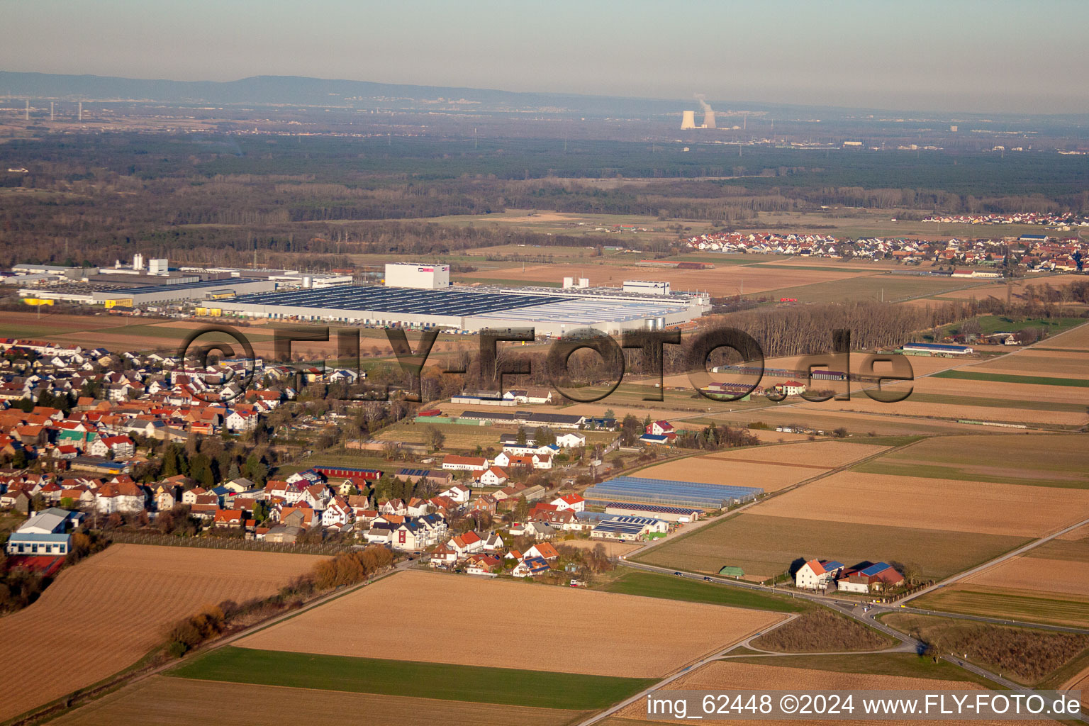 Offenbach an der Queich im Bundesland Rheinland-Pfalz, Deutschland von oben gesehen
