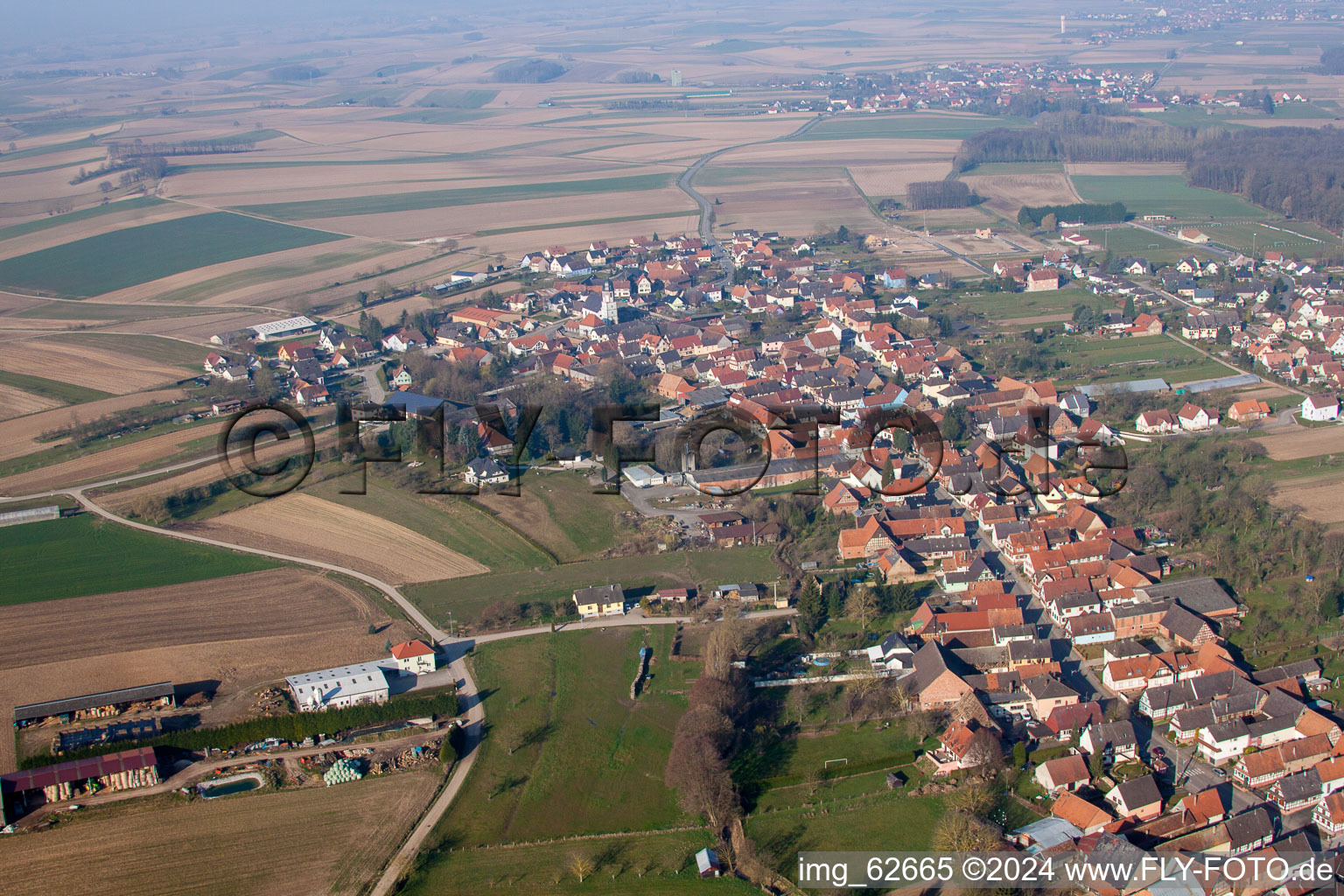 Niederlauterbach im Bundesland Bas-Rhin, Frankreich von oben gesehen