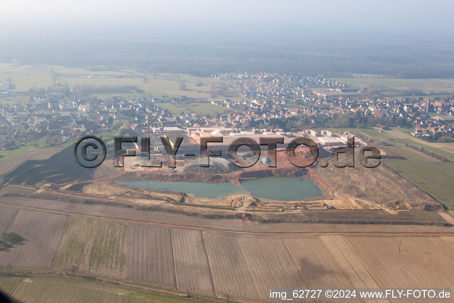 Schrägluftbild von Kuhlendorf im Bundesland Bas-Rhin, Frankreich