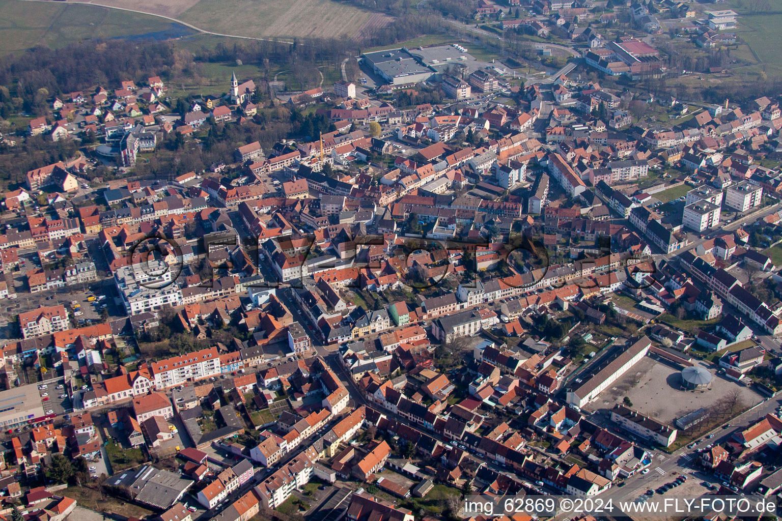 Schrägluftbild von Bischwiller im Bundesland Bas-Rhin, Frankreich