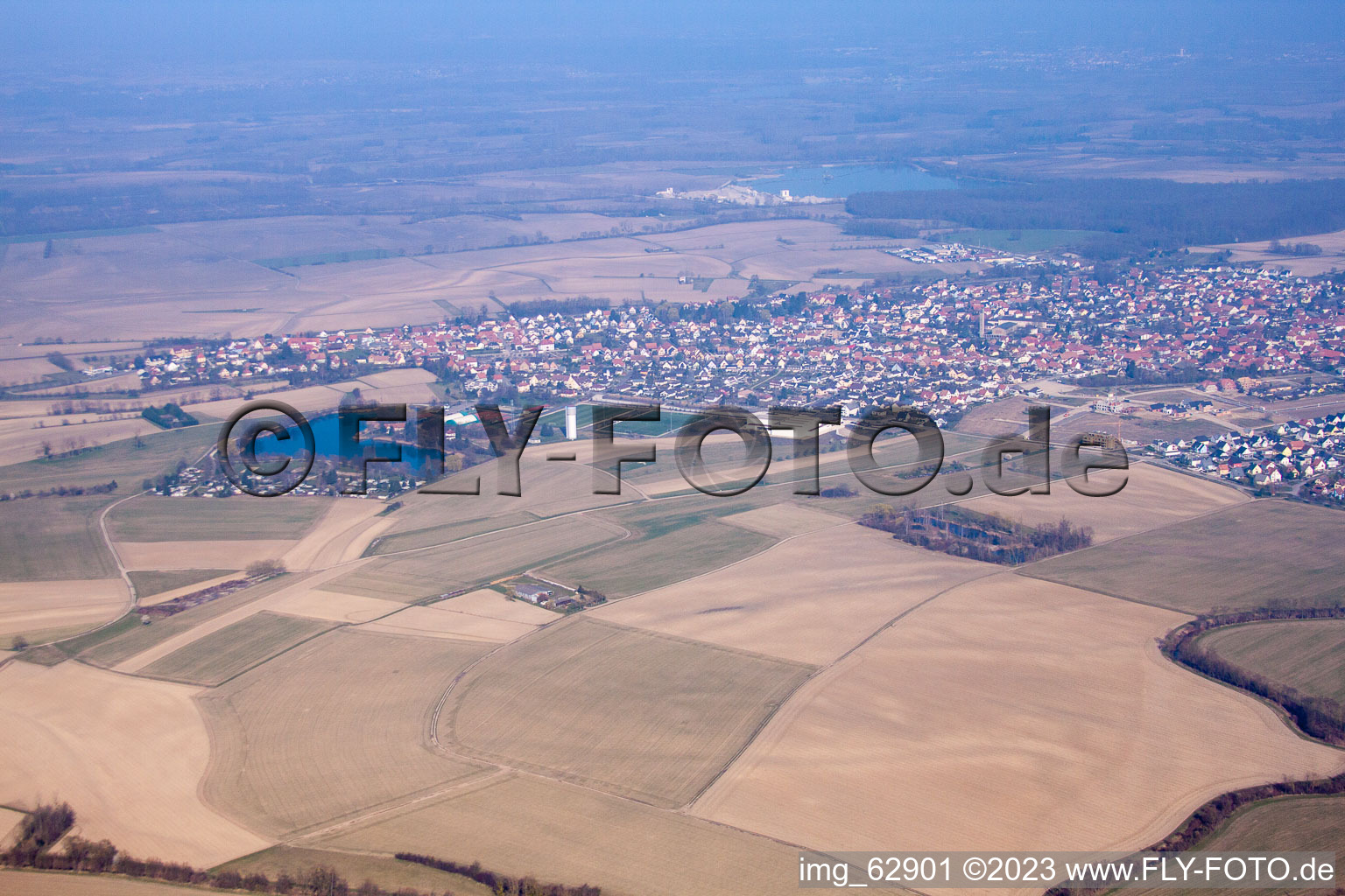 Luftaufnahme von Gambsheim im Bundesland Bas-Rhin, Frankreich