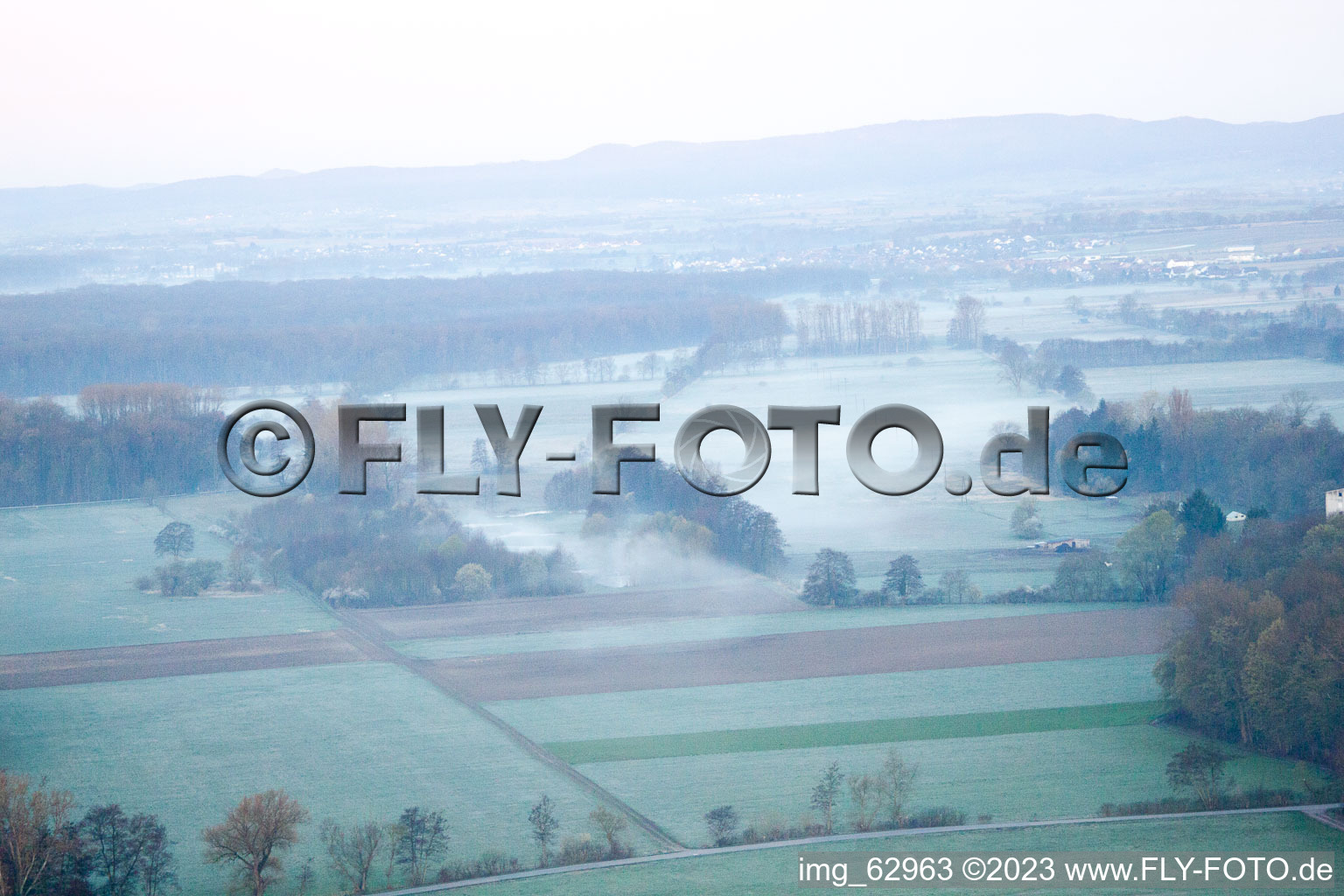 Minfeld, Otterbachtal im Bundesland Rheinland-Pfalz, Deutschland aus der Drohnenperspektive