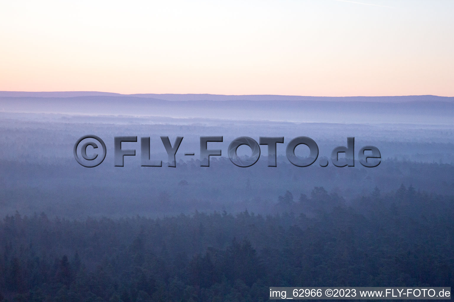 Minfeld, Otterbachtal im Bundesland Rheinland-Pfalz, Deutschland von der Drohne aus gesehen