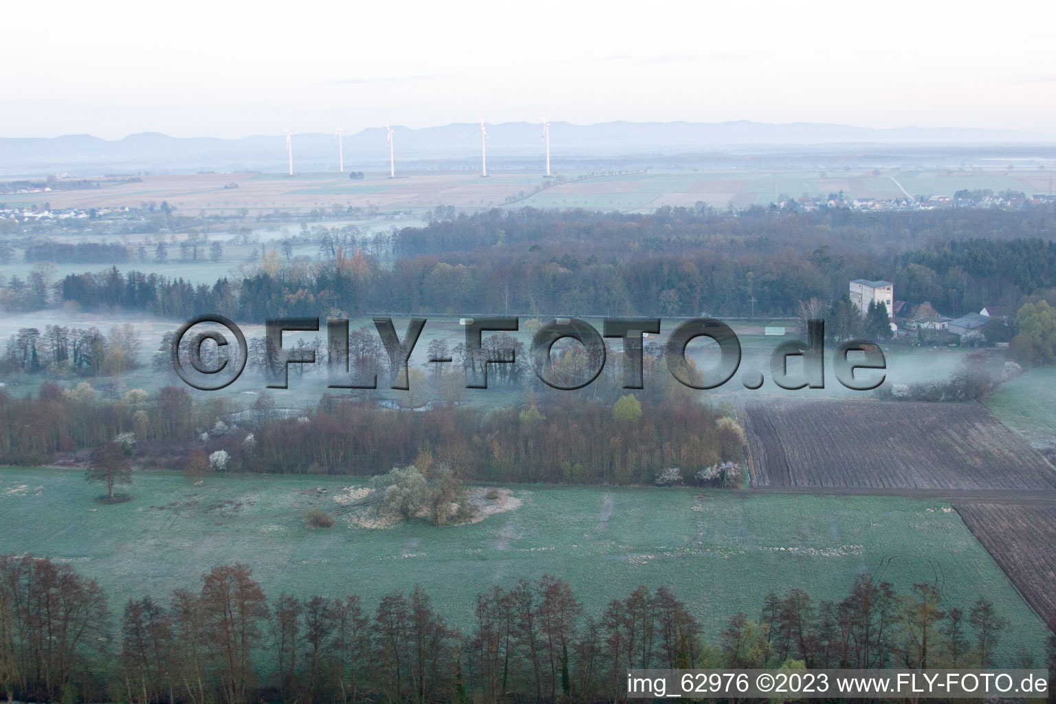 Drohnenaufname von Minfeld, Otterbachtal im Bundesland Rheinland-Pfalz, Deutschland