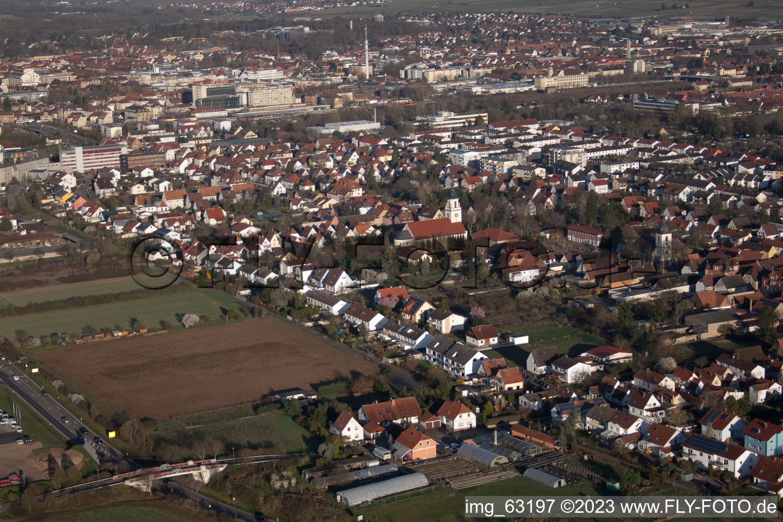 Ortsteil Queichheim in Landau in der Pfalz im Bundesland Rheinland-Pfalz, Deutschland aus der Luft