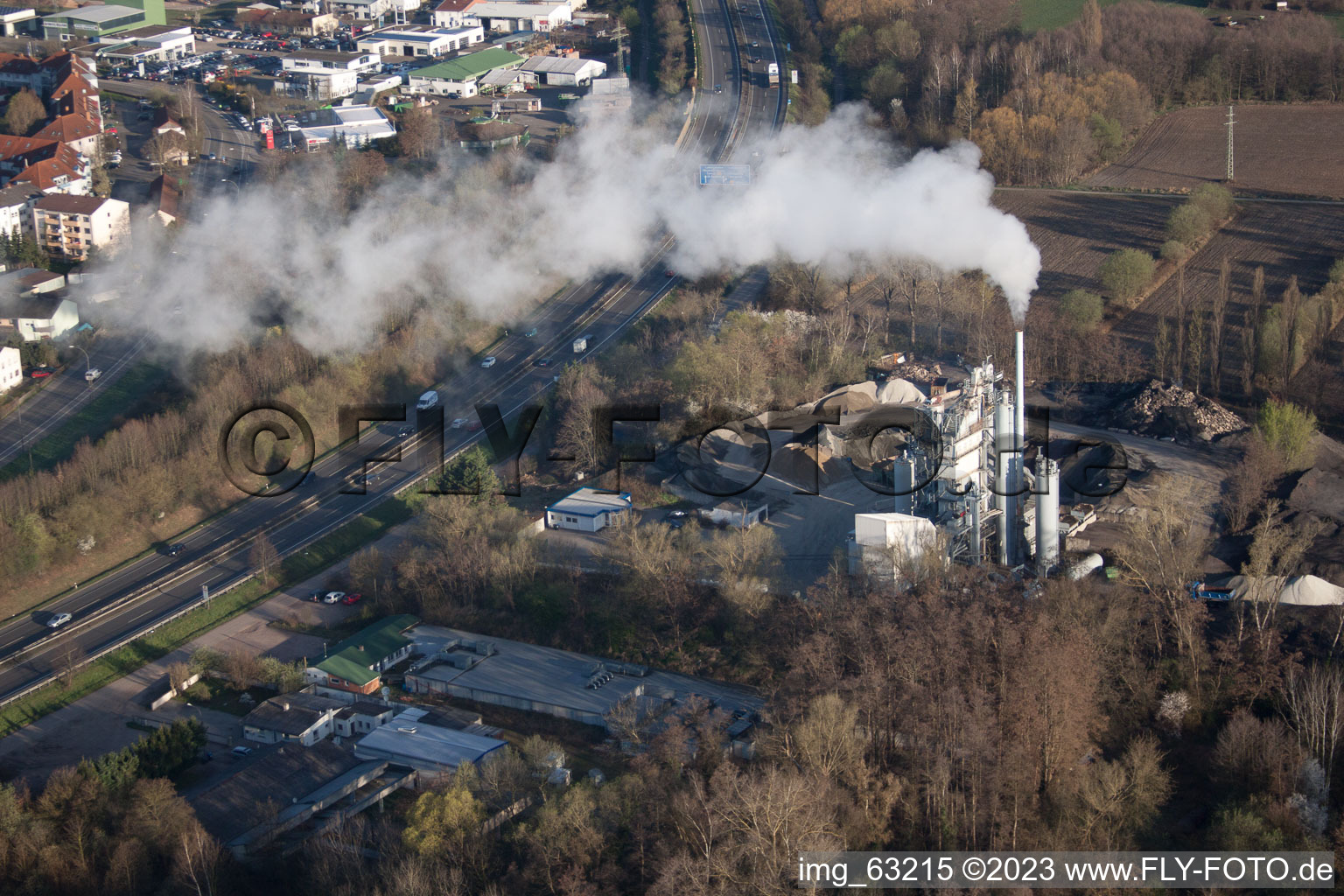 Schrägluftbild von Landau, Asphaltwerk in Landau in der Pfalz im Bundesland Rheinland-Pfalz, Deutschland