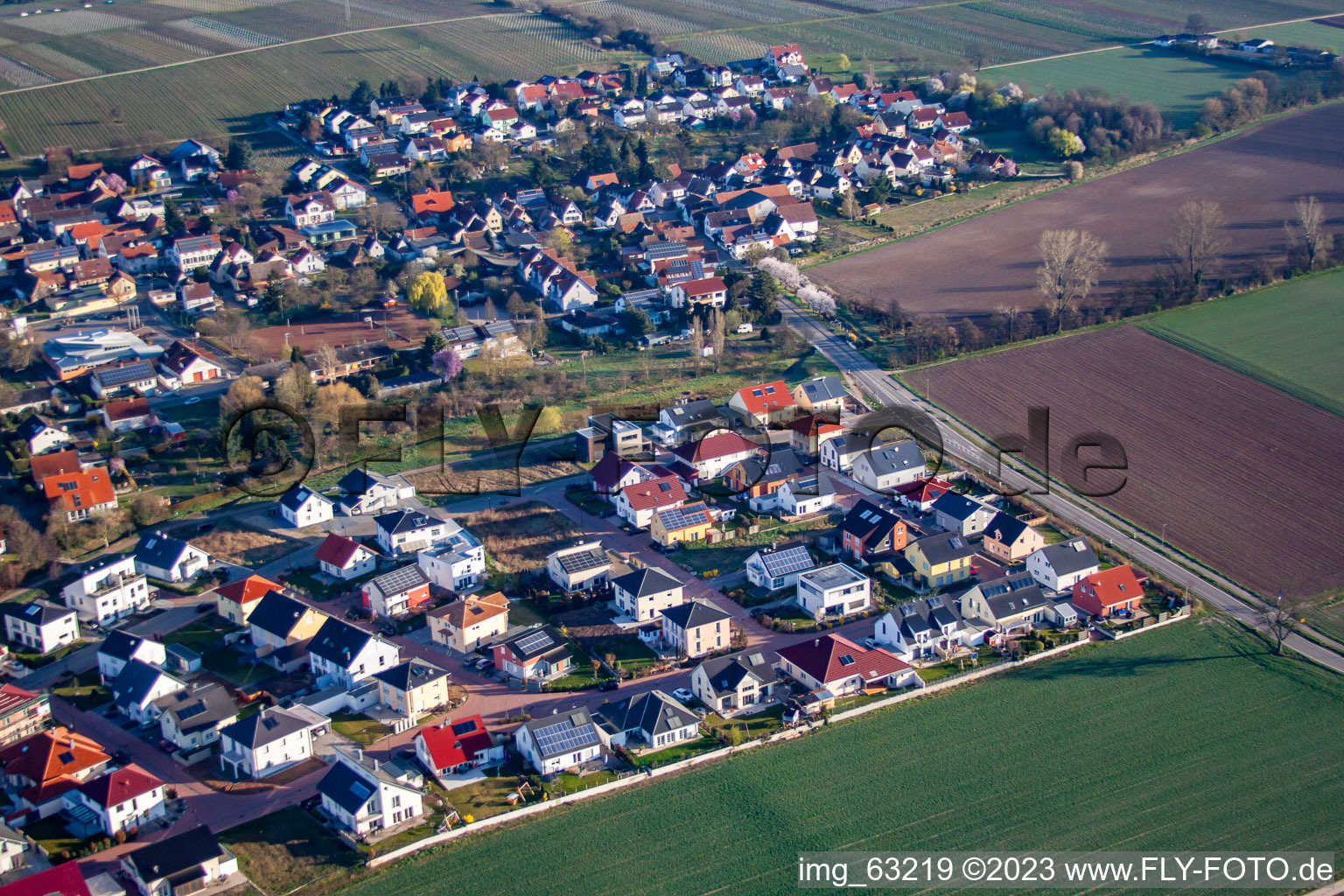 Luftbild von Neubaugebiet Am Steinsteg, Trifelsblick in Bornheim im Bundesland Rheinland-Pfalz, Deutschland