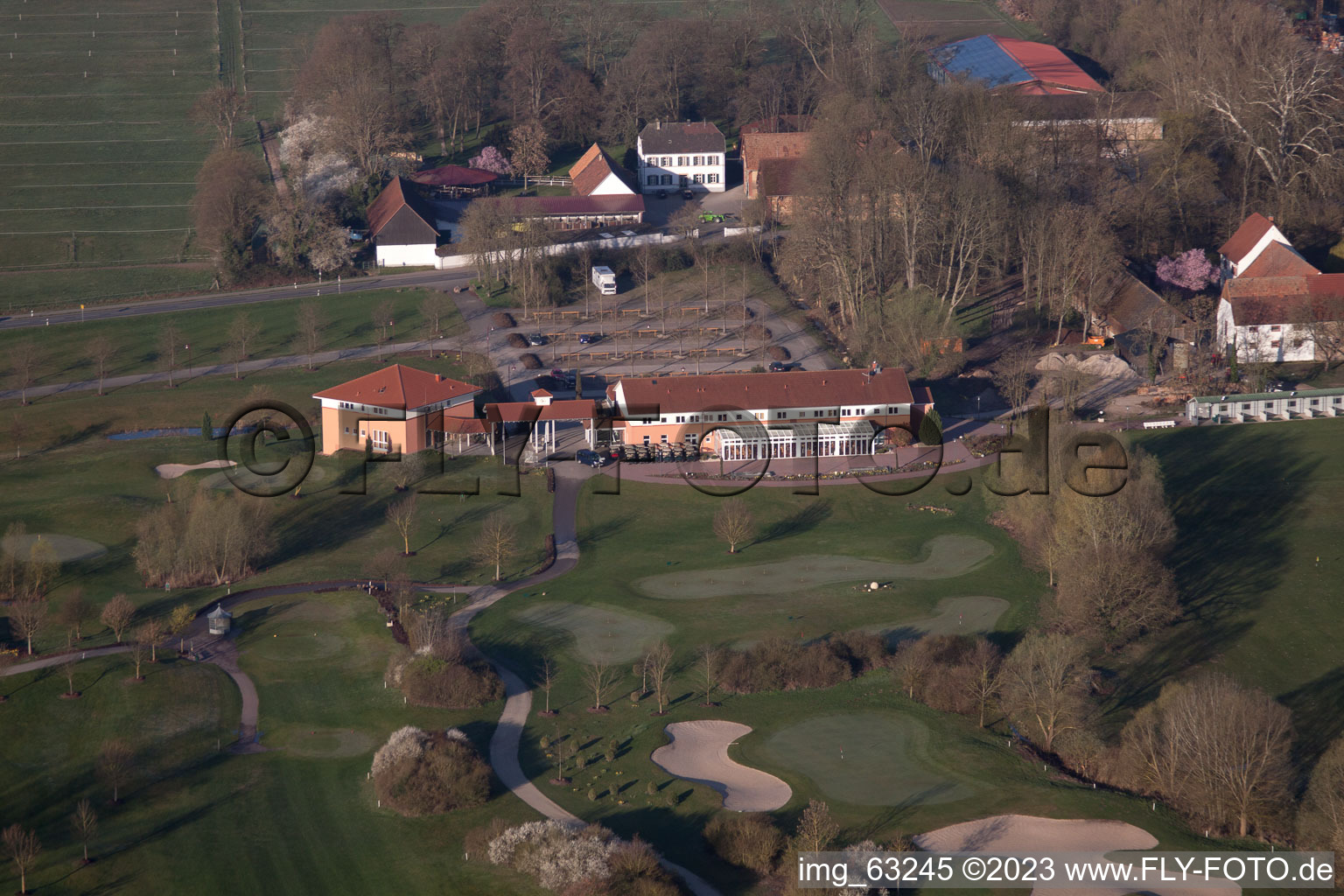 Drohnenbild von Essingen, Golfclub Dreihof im Bundesland Rheinland-Pfalz, Deutschland