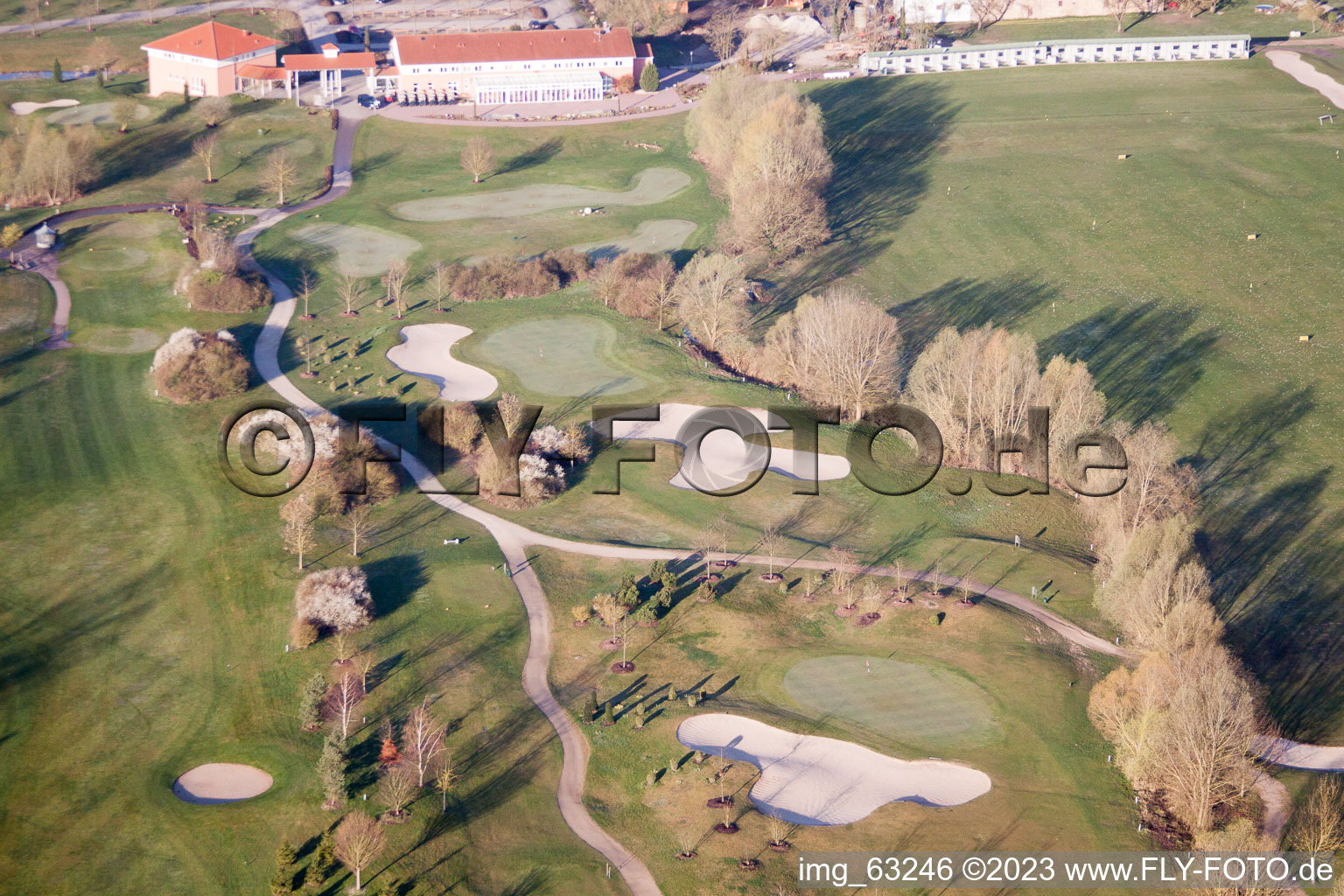 Essingen, Golfclub Dreihof im Bundesland Rheinland-Pfalz, Deutschland aus der Drohnenperspektive