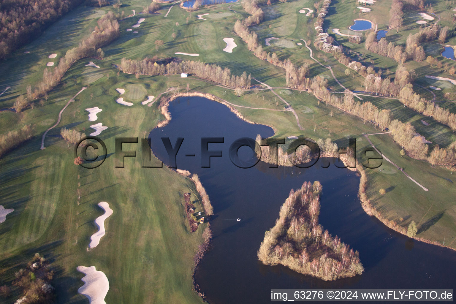 Gelände des Golfplatz Golfanlage Landgut Dreihof in Essingen im Bundesland Rheinland-Pfalz, Deutschland aus der Luft betrachtet