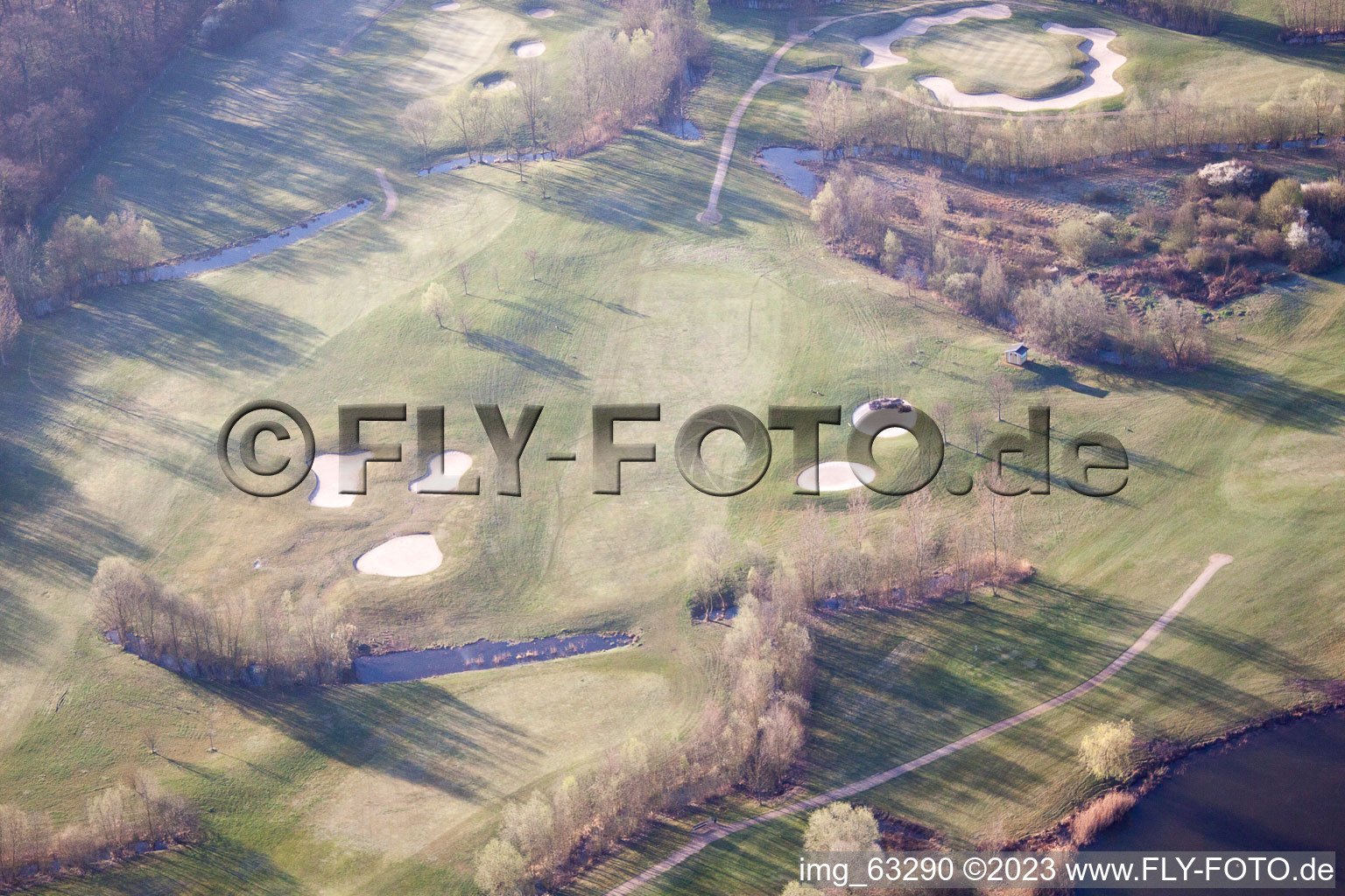 Schrägluftbild von Essingen, Golfclub Dreihof im Bundesland Rheinland-Pfalz, Deutschland