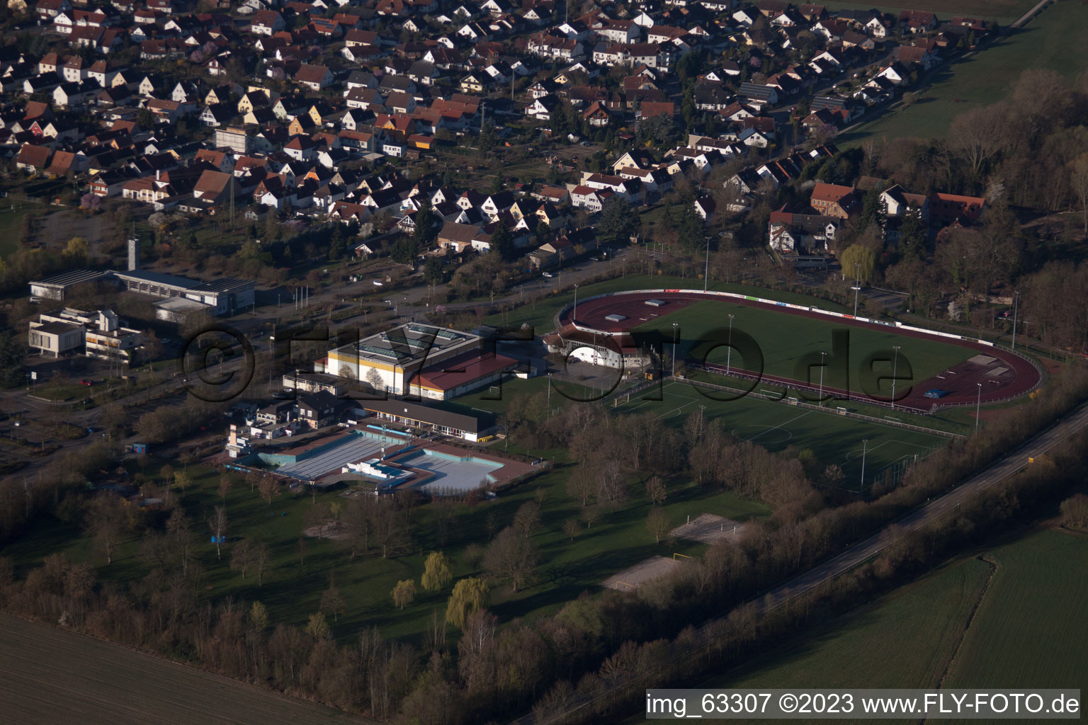 Offenbach an der Queich im Bundesland Rheinland-Pfalz, Deutschland von einer Drohne aus