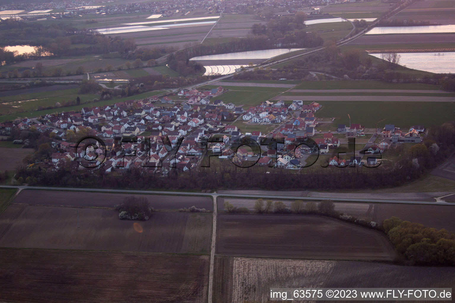 Drohnenbild von Hardtwald im Bundesland Rheinland-Pfalz, Deutschland
