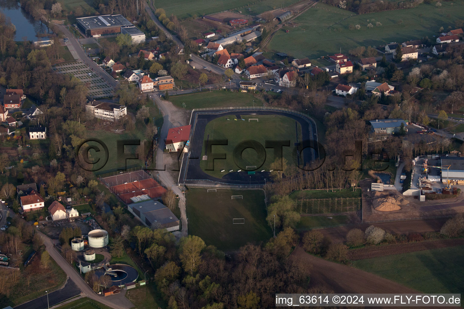 Schrägluftbild von Lauterbourg im Bundesland Bas-Rhin, Frankreich