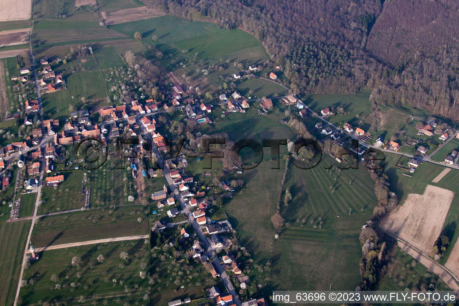Langensoultzbach im Bundesland Bas-Rhin, Frankreich von einer Drohne aus
