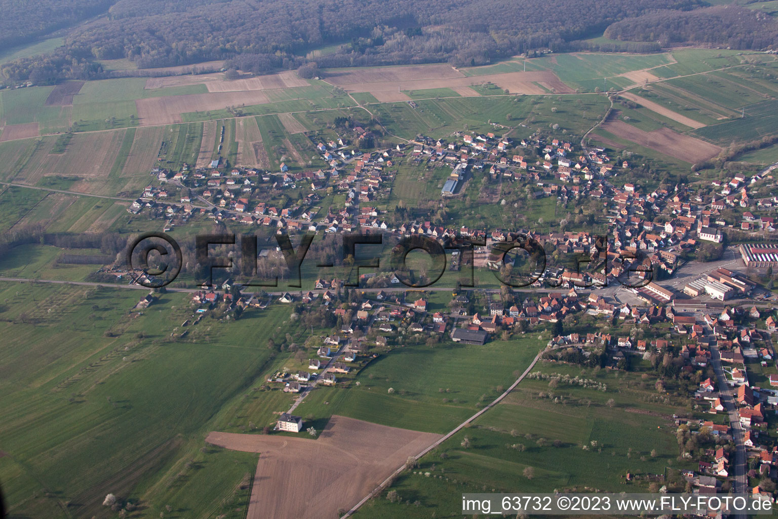 Drohnenaufname von Oberbronn im Bundesland Bas-Rhin, Frankreich
