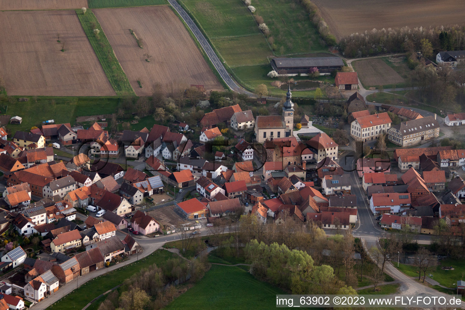 Schrägluftbild von Höchheim im Bundesland Bayern, Deutschland