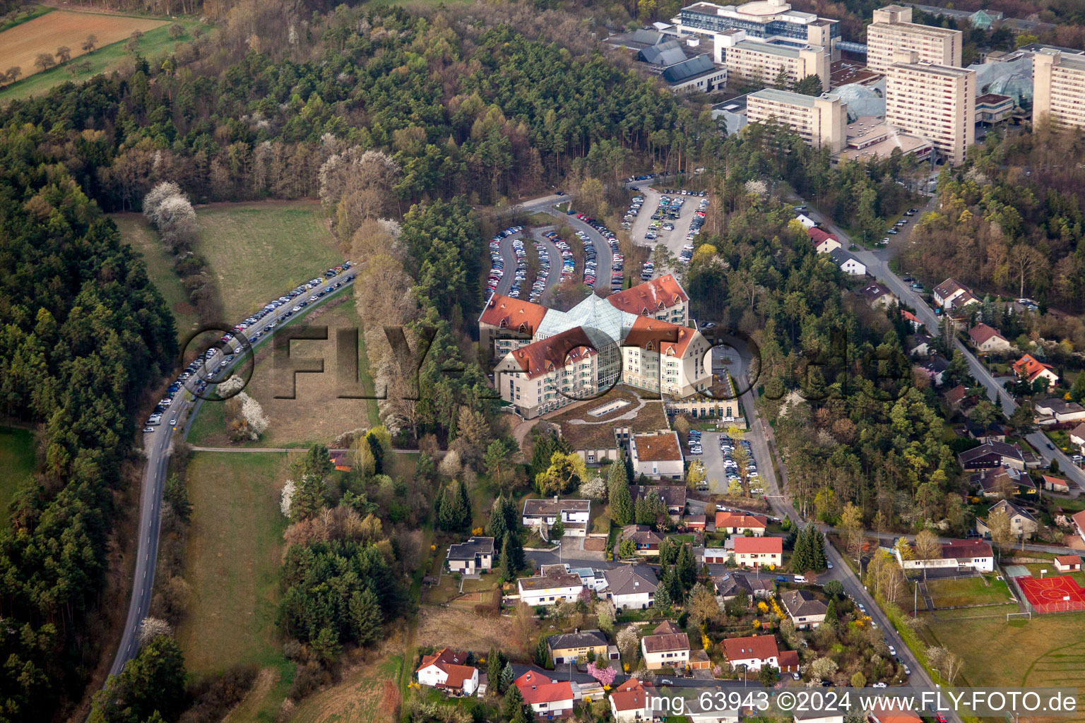Klinikgelände des Krankenhauses Neurologische Klinik Bad Neustadt an der Saale in Bad Neustadt an der Saale im Bundesland Bayern, Deutschland