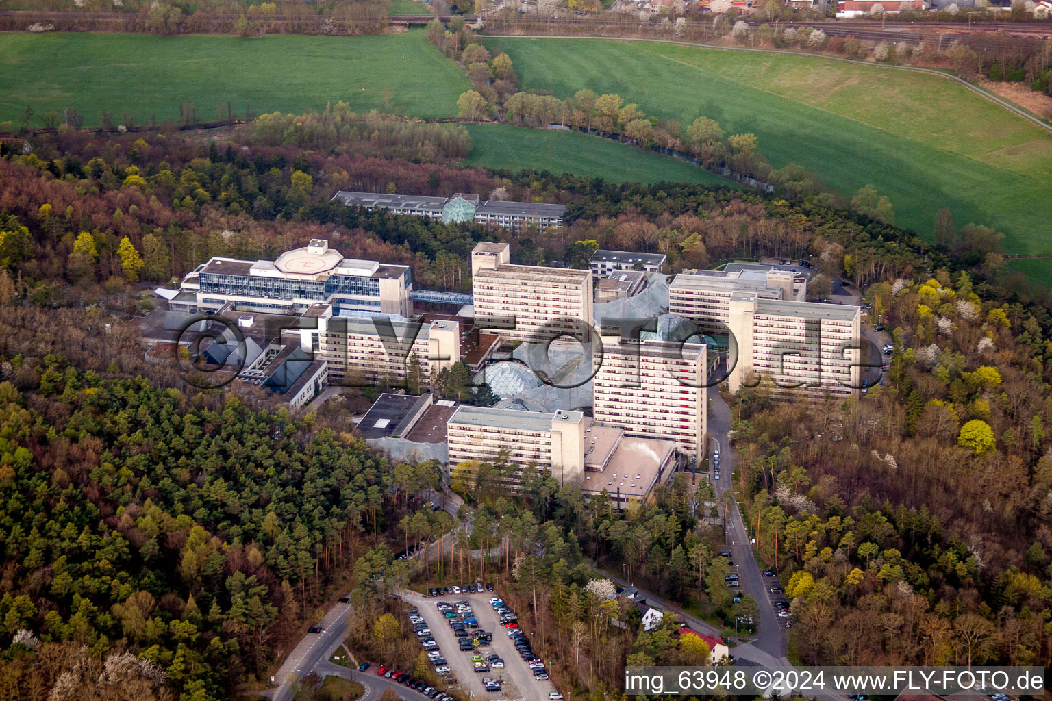 Luftaufnahme von Klinikgelände des Krankenhauses Neurologische Klinik Bad Neustadt an der Saale in Bad Neustadt an der Saale im Bundesland Bayern, Deutschland