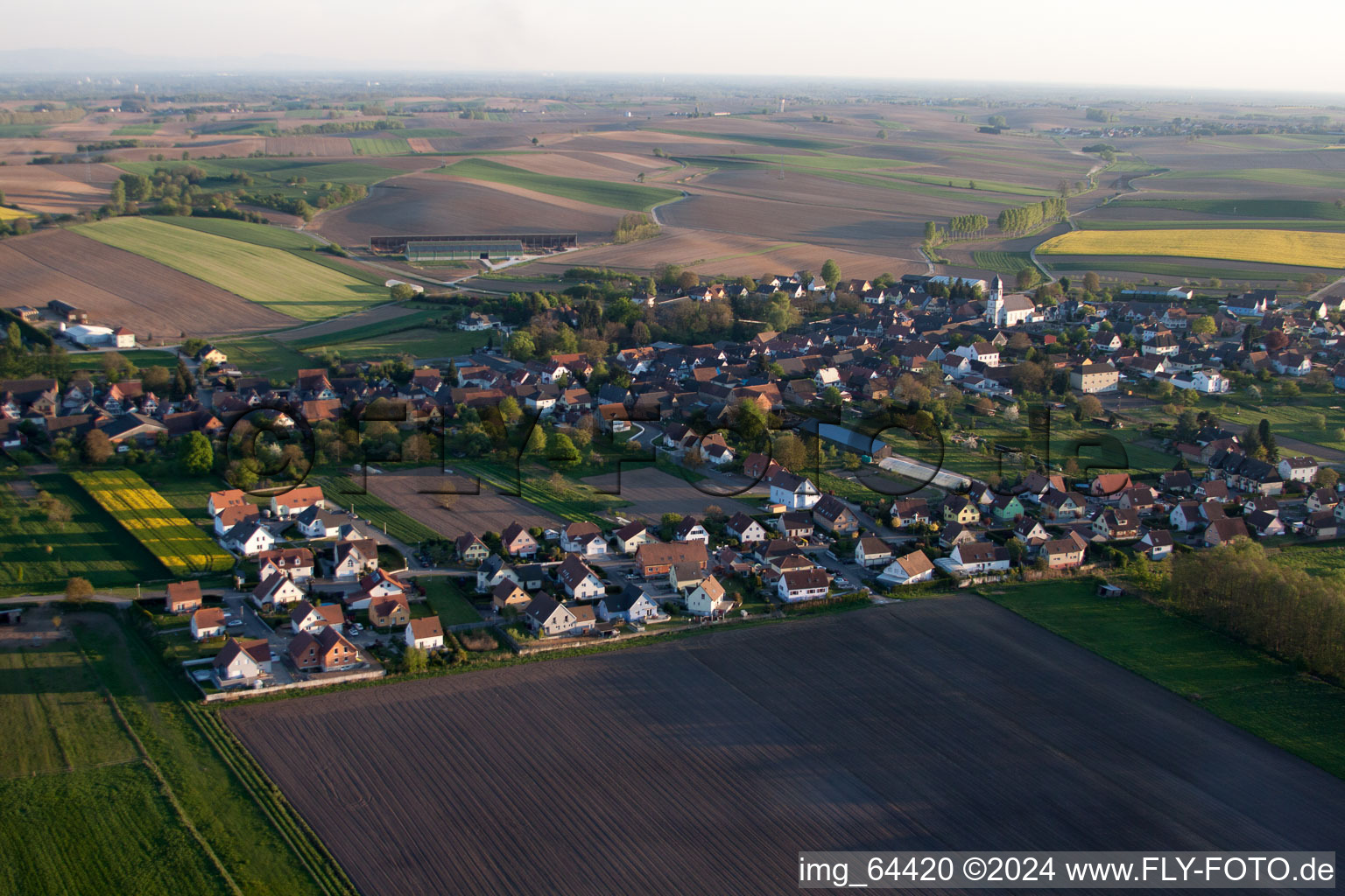 Luftbild von Niederlauterbach im Bundesland Bas-Rhin, Frankreich