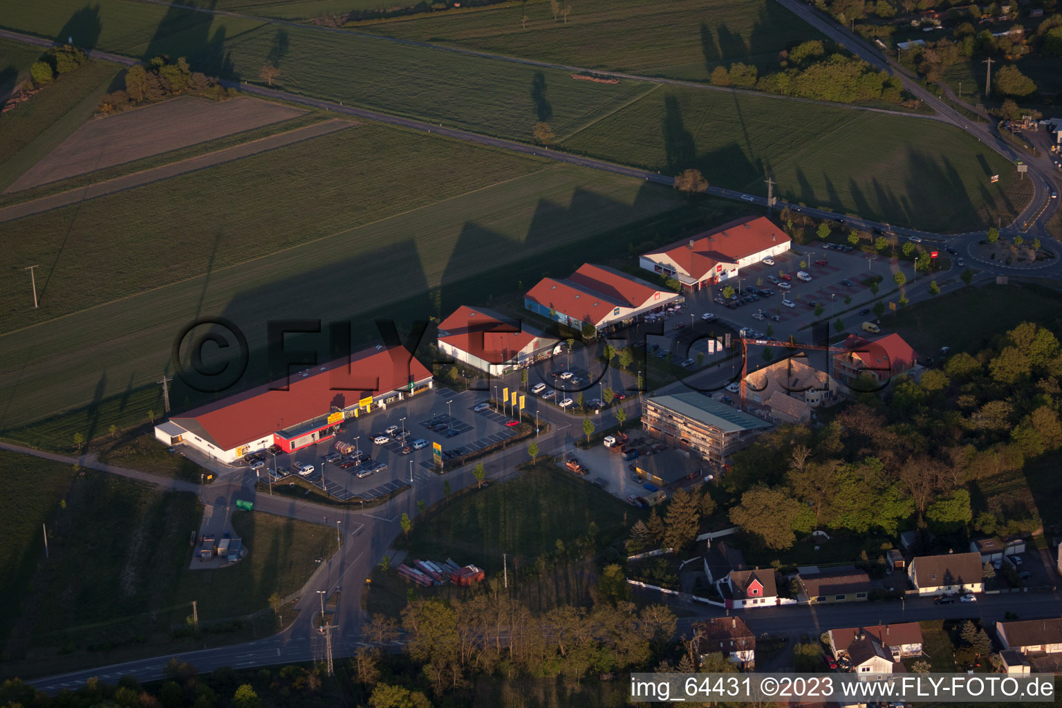 Neulauterburg, Einkaufszentren im Bundesland Rheinland-Pfalz, Deutschland aus der Luft