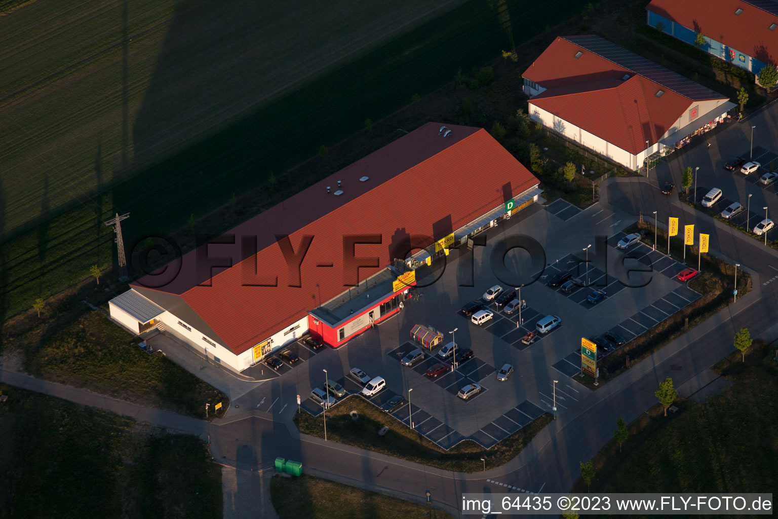 Neulauterburg, Einkaufszentren im Bundesland Rheinland-Pfalz, Deutschland aus der Luft betrachtet