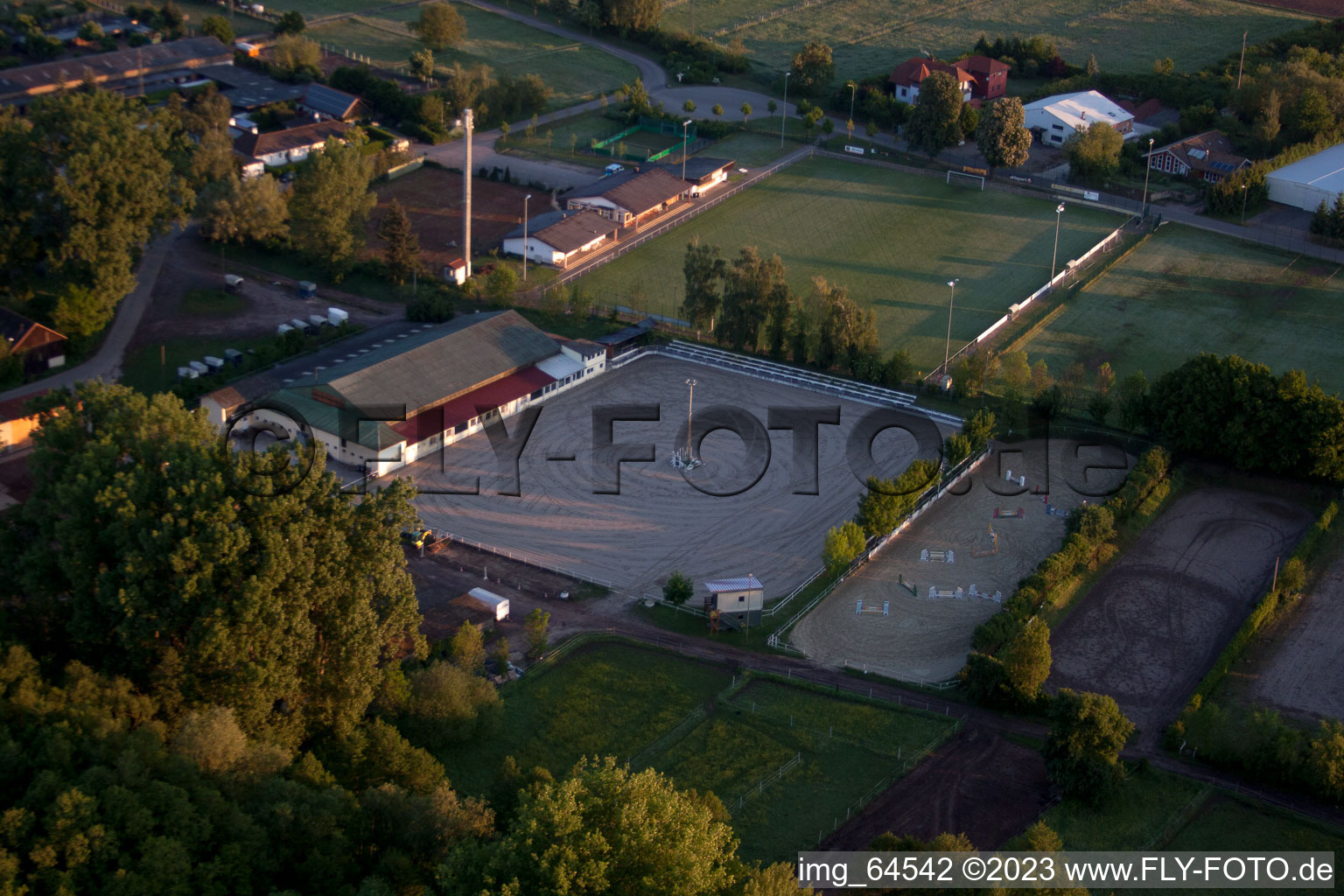 Billigheim-Ingenheim im Bundesland Rheinland-Pfalz, Deutschland aus der Drohnenperspektive