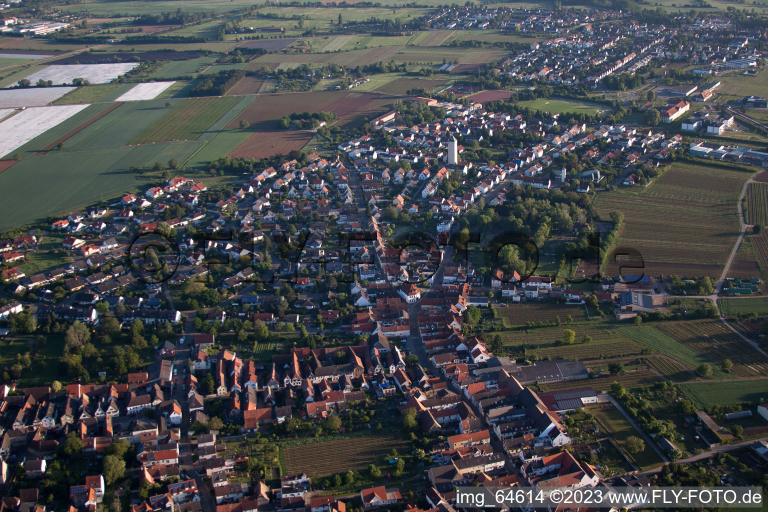 Goethestr im Ortsteil Lachen in Neustadt an der Weinstraße im Bundesland Rheinland-Pfalz, Deutschland