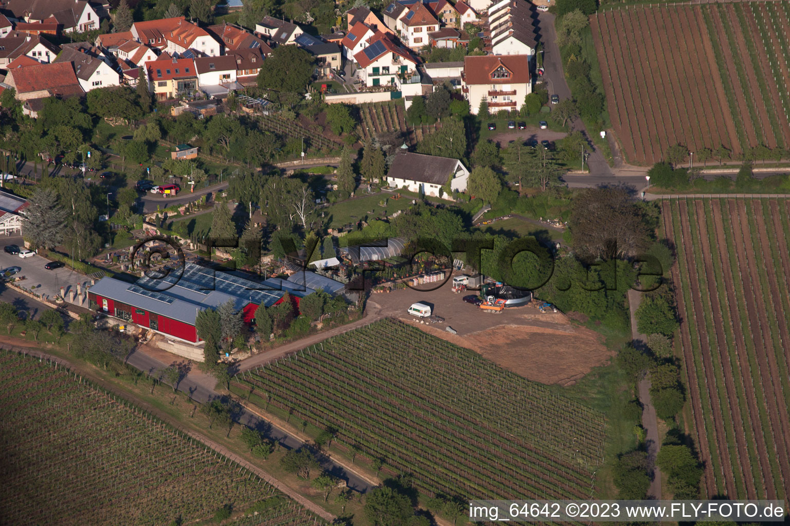 Luftbild von Blumen Schupp im Ortsteil Gimmeldingen in Neustadt an der Weinstraße im Bundesland Rheinland-Pfalz, Deutschland