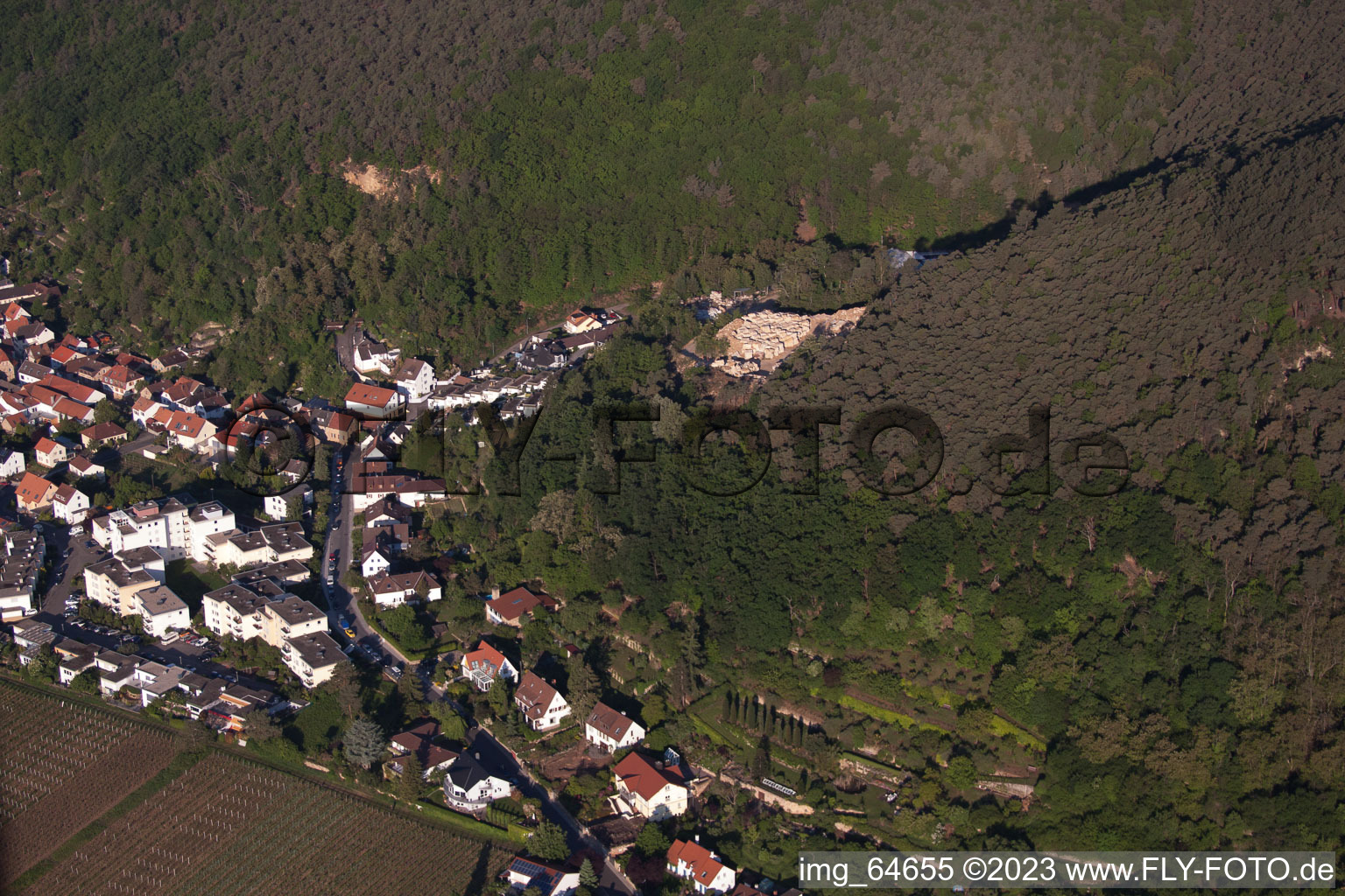 Luftbild von An d. Althart im Ortsteil Haardt in Neustadt an der Weinstraße im Bundesland Rheinland-Pfalz, Deutschland