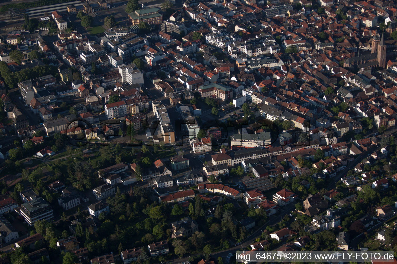 Luftbild von Neustadt an der Weinstraße im Bundesland Rheinland-Pfalz, Deutschland