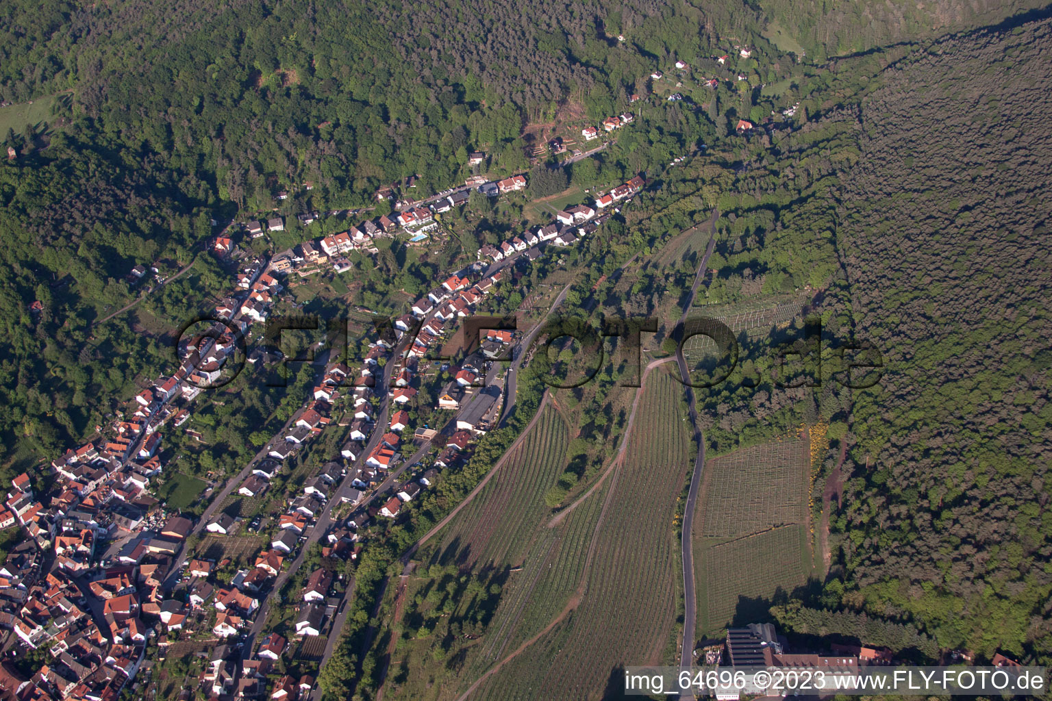 Drohnenbild von Sankt Martin im Bundesland Rheinland-Pfalz, Deutschland