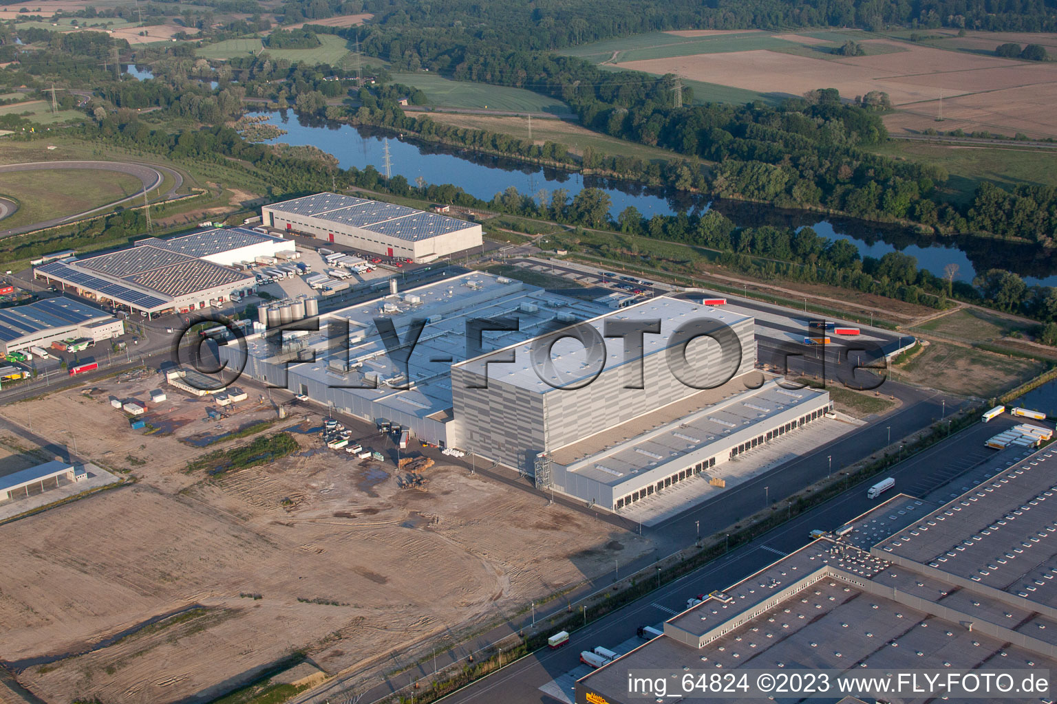 Luftaufnahme von Wörth am Rhein, Industriegebiet Oberwald im Bundesland Rheinland-Pfalz, Deutschland