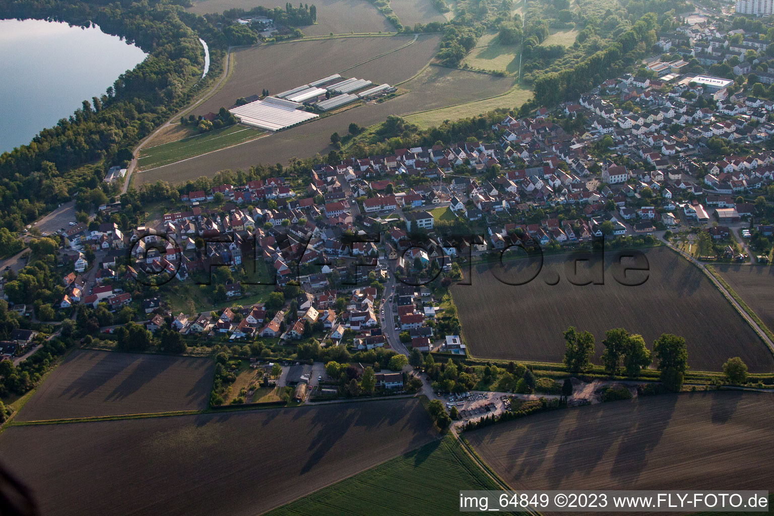 Ortsteil Leopoldshafen in Eggenstein-Leopoldshafen im Bundesland Baden-Württemberg, Deutschland von einer Drohne aus