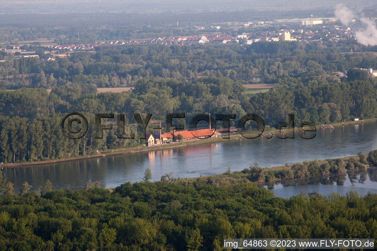 Luftbild von Sondernheim, alte Ziegelei am Rheindamm von Osten in Germersheim im Bundesland Rheinland-Pfalz, Deutschland