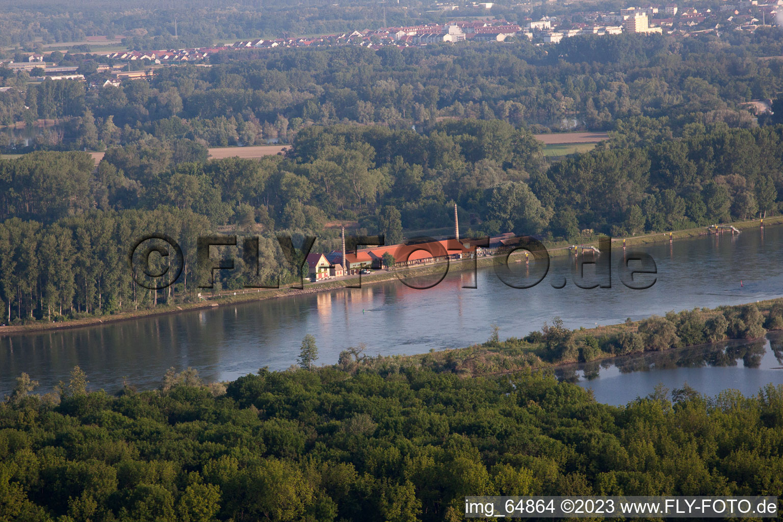 Luftaufnahme von Sondernheim, alte Ziegelei am Rheindamm von Osten in Germersheim im Bundesland Rheinland-Pfalz, Deutschland