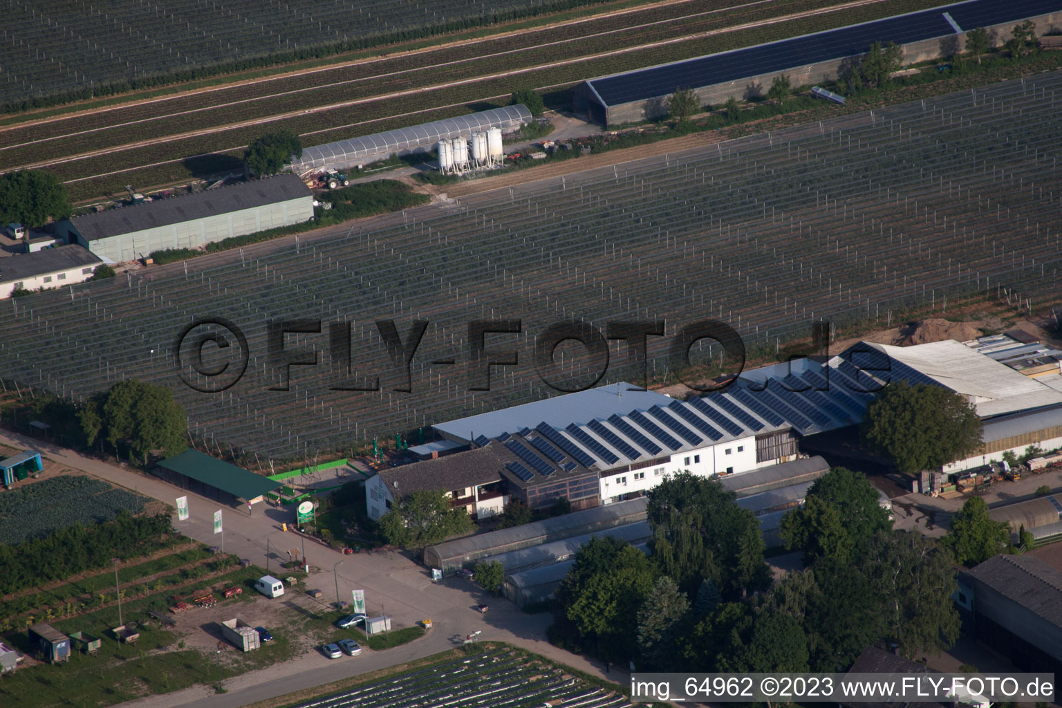 Luftaufnahme von Kandel, Obst und Spargelhof, Hofcafé Zapf im Bundesland Rheinland-Pfalz, Deutschland