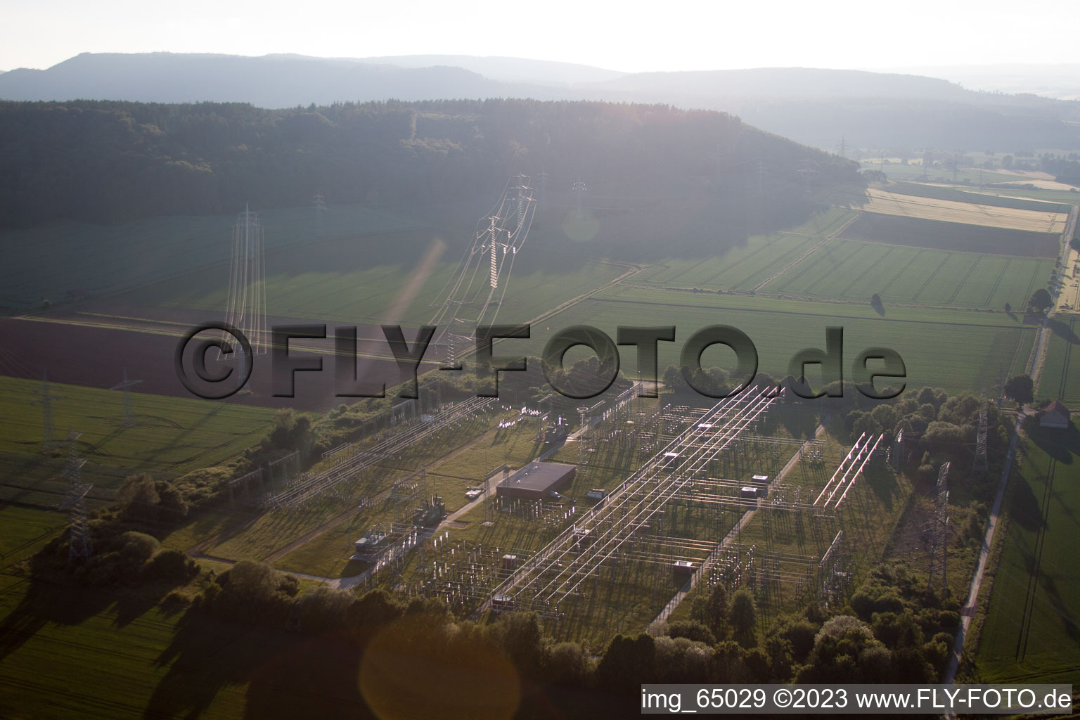 Grohnde im Bundesland Niedersachsen, Deutschland von der Drohne aus gesehen