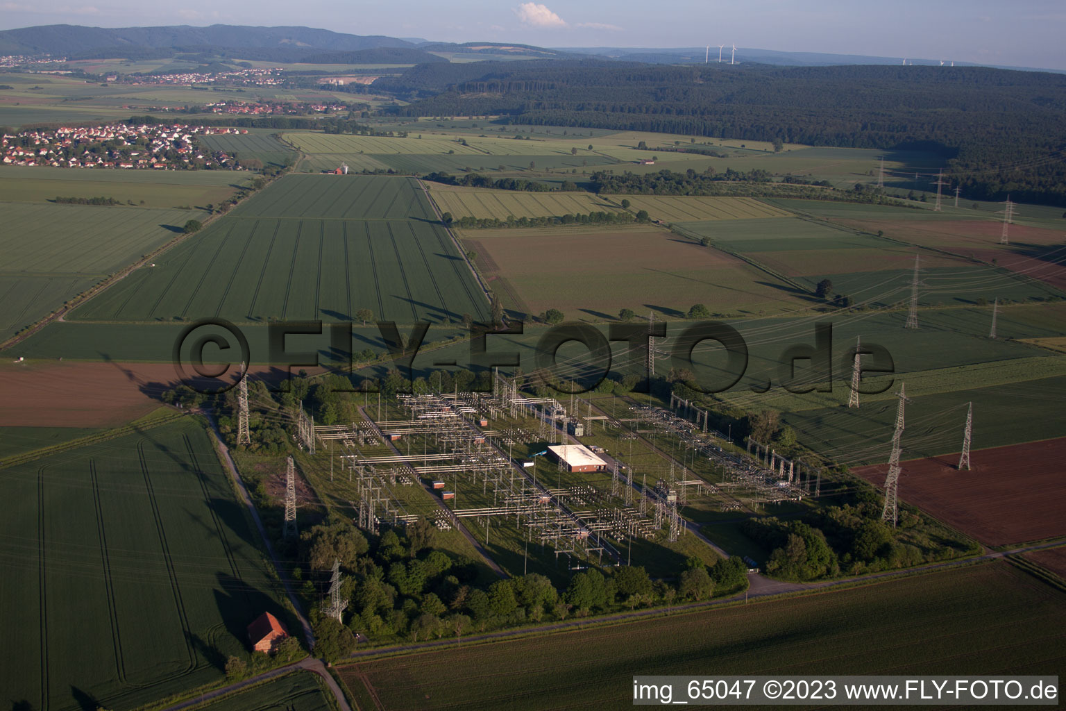 Grohnde, AKW im Bundesland Niedersachsen, Deutschland aus der Drohnenperspektive