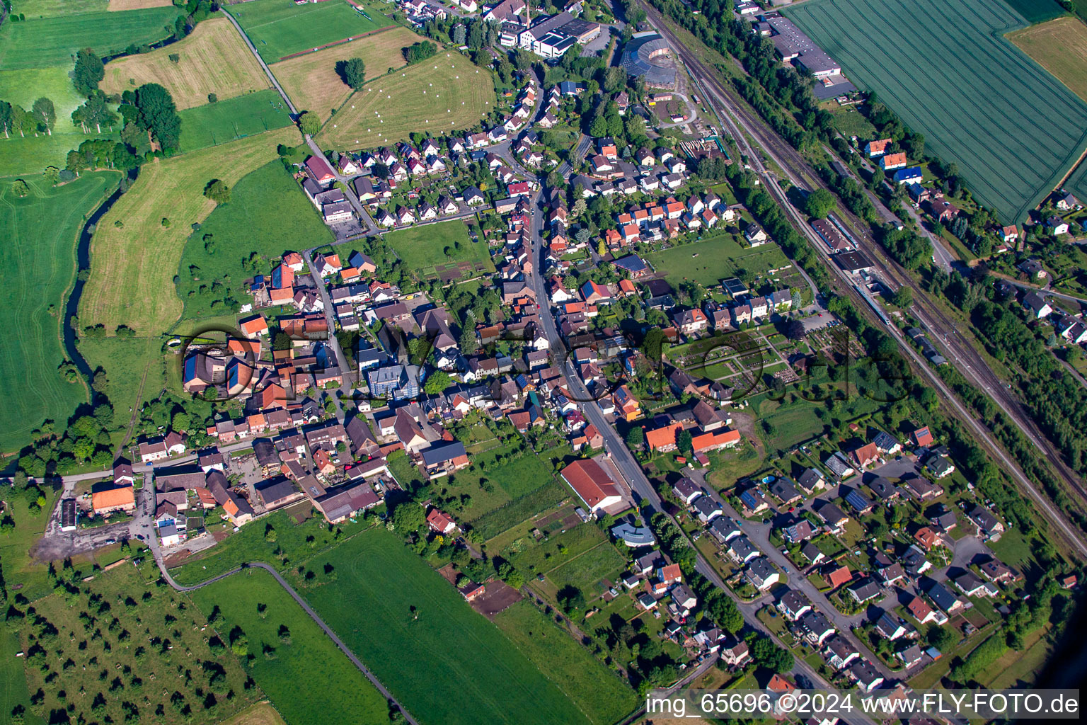 Luftaufnahme von Ortsteil Ottbergen in Höxter im Bundesland Nordrhein-Westfalen, Deutschland