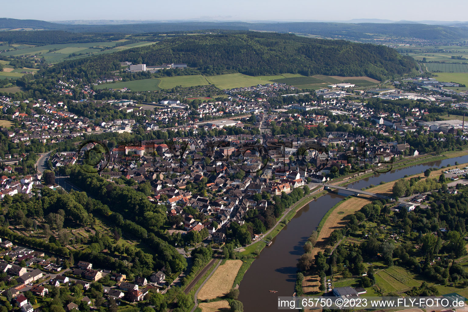 Höxter im Bundesland Nordrhein-Westfalen, Deutschland aus der Drohnenperspektive