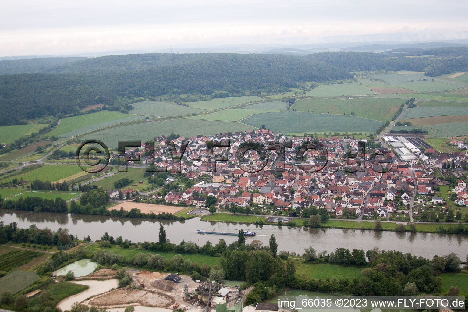 Luftbild von Karlburg im Bundesland Bayern, Deutschland