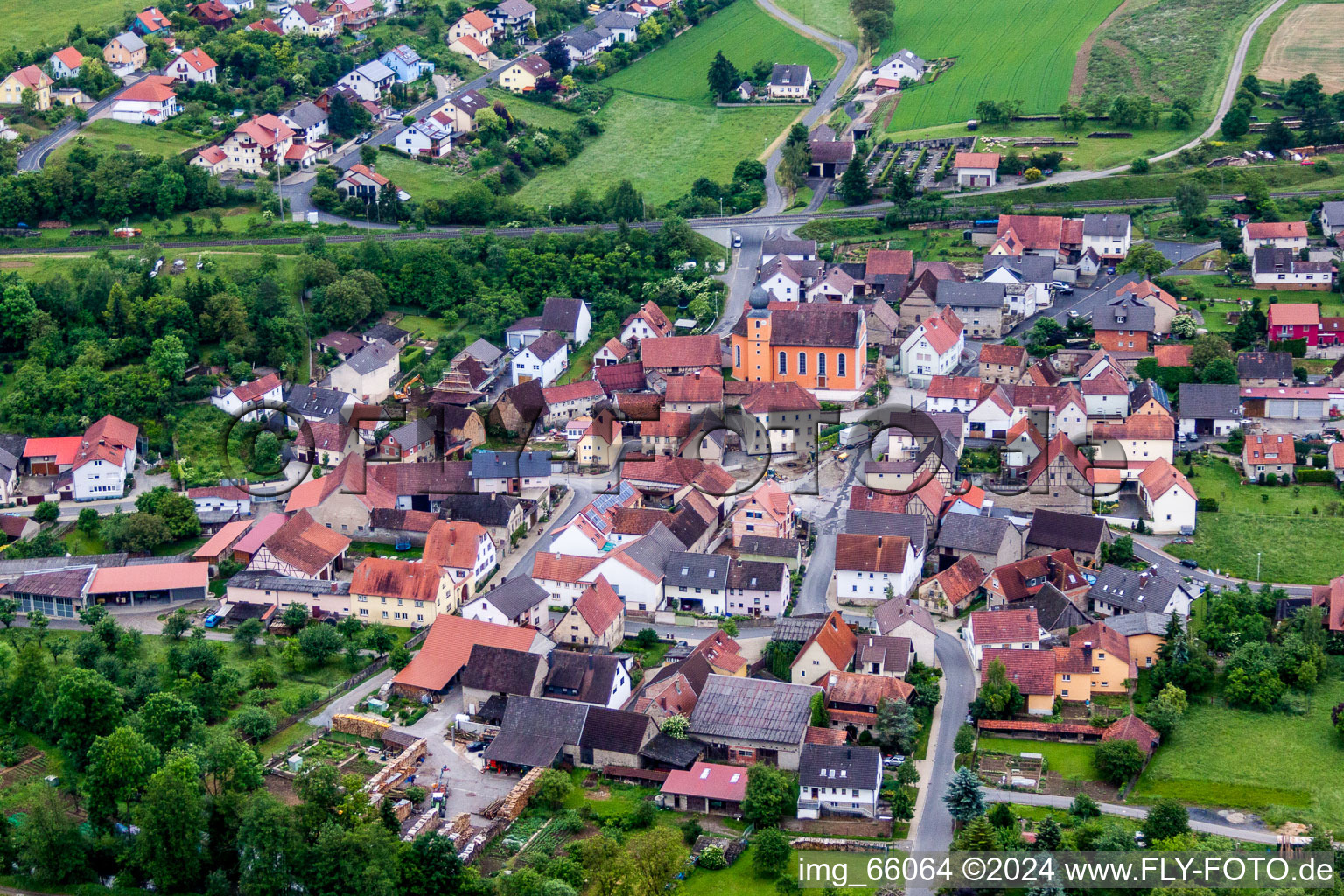 Dorf - Ansicht im Ortsteil Reuchelheim in Arnstein im Bundesland Bayern, Deutschland