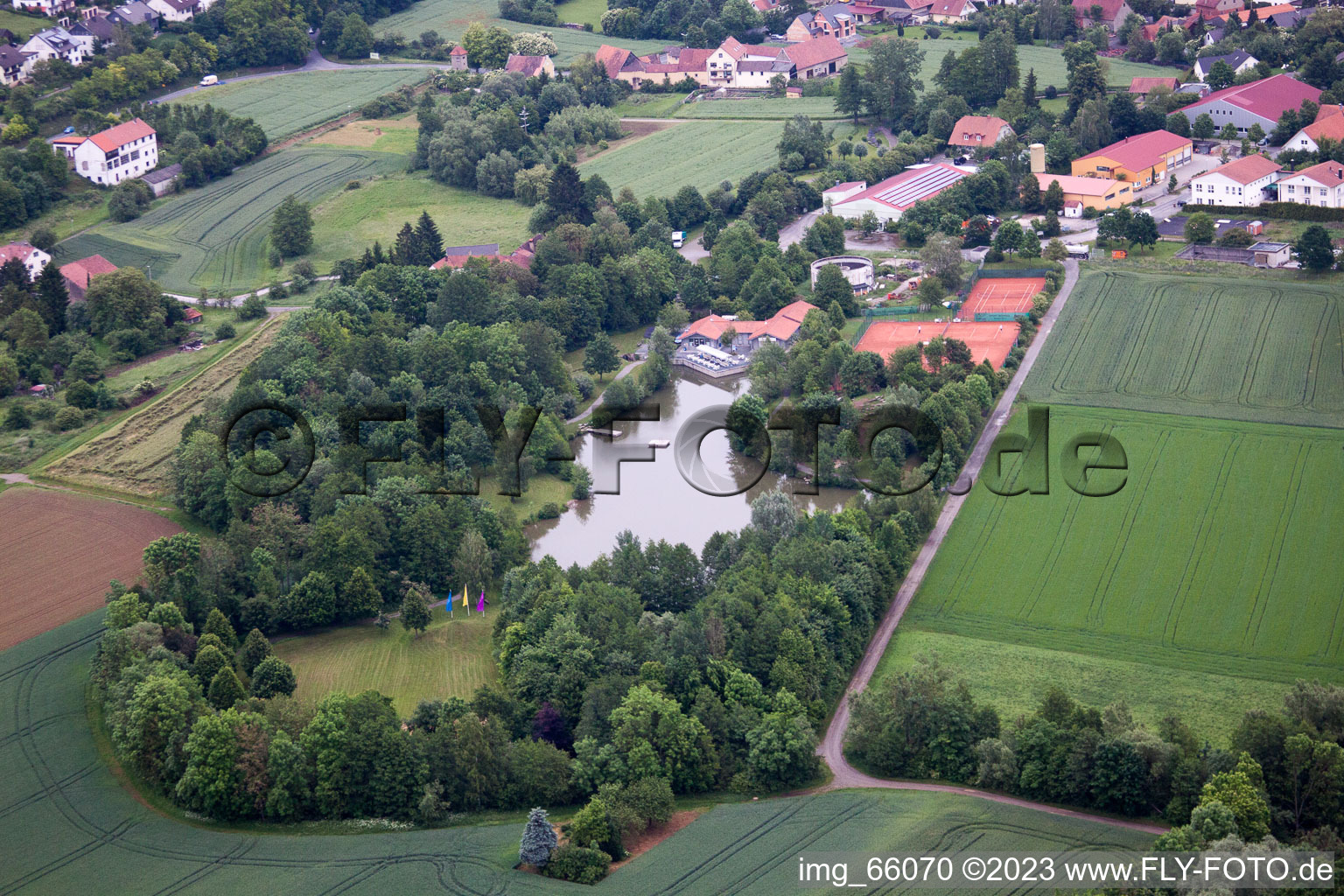 Luftaufnahme von Reuchelheim im Bundesland Bayern, Deutschland
