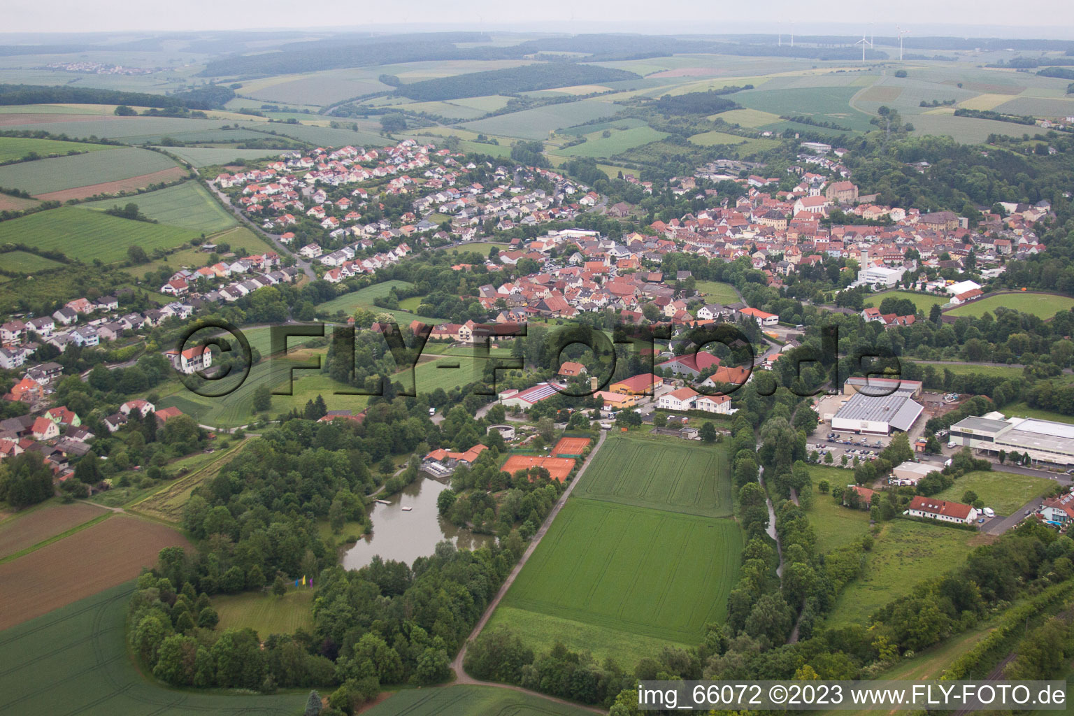 Schrägluftbild von Reuchelheim im Bundesland Bayern, Deutschland
