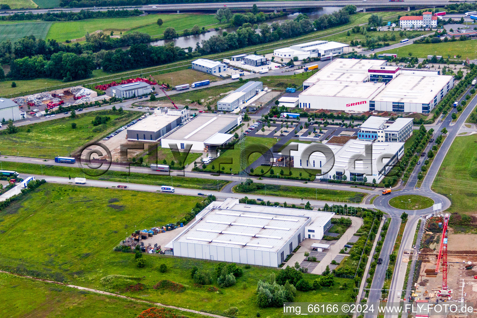 Gewerbegebiet und Firmenansiedlung Maintal mit SRAM in Schweinfurt im Bundesland Bayern, Deutschland