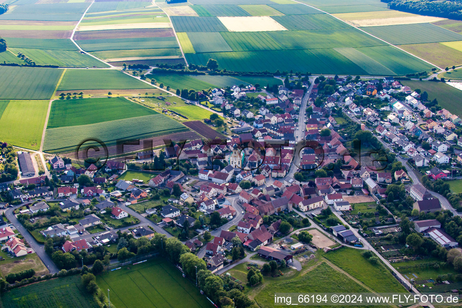 Luftbild von Ortsteil Theilheim in Waigolshausen im Bundesland Bayern, Deutschland