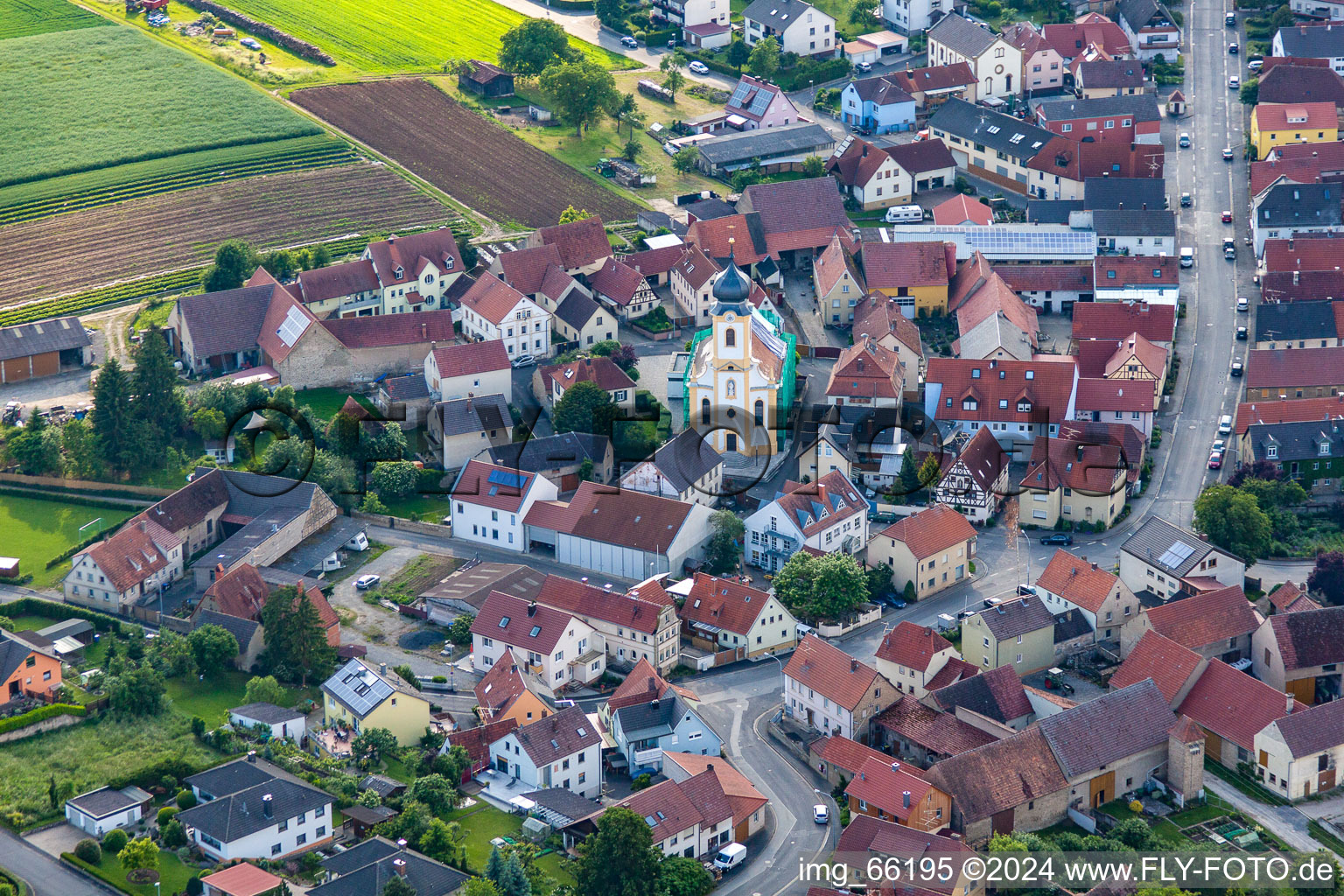 Luftaufnahme von Ortsteil Theilheim in Waigolshausen im Bundesland Bayern, Deutschland