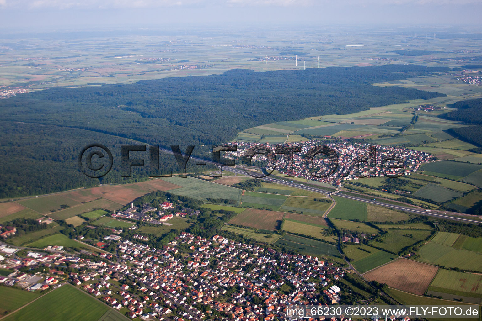 Luftbild von Eisingen, Kist im Bundesland Bayern, Deutschland