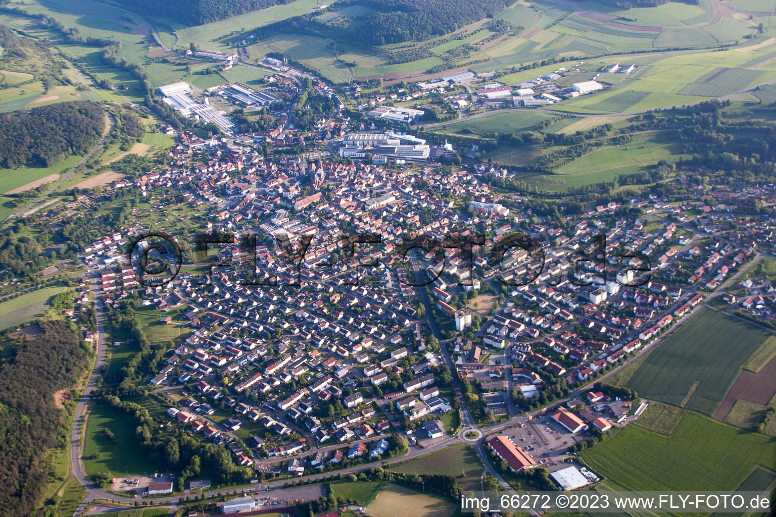 Hardheim im Bundesland Baden-Württemberg, Deutschland von oben gesehen